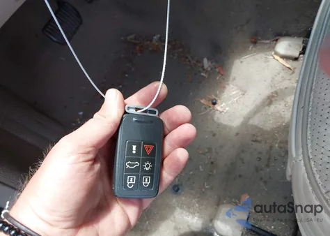 2011 Volvo S80 3.2 z USA, uszkodzony, nr VIN YV1952AS4B1137342